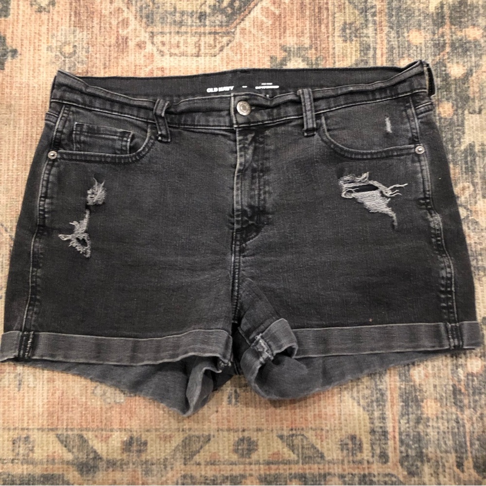 Old Navy Mid Rise Boyfriend Shorts